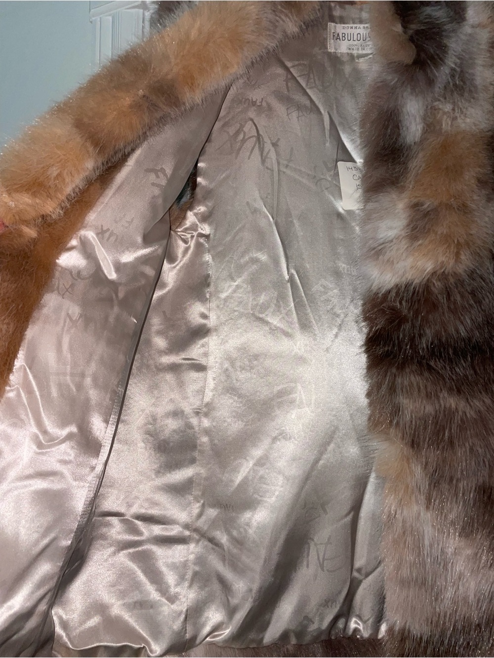 FABULOUS FURS CALICO FOX FAUX FUR VEST SZ XS NWOT 1st Sample - Picture 4 of 7